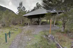 ロッキーポイント・シェルター