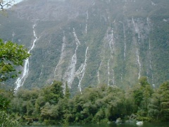 雨の日のアーサー渓谷