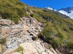 ミューラーハットルート尾根までの岩場の道のり