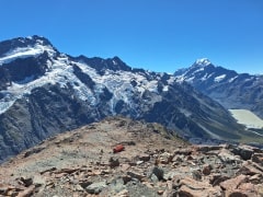 マウントオリビエ頂上からミューラーハットを見下ろす絶景